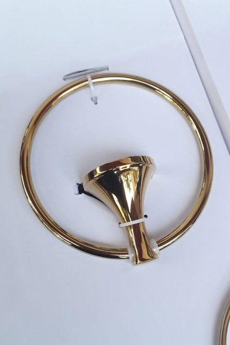 ✨ حلقة مناشف حمّام – ذهبي لامع